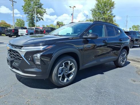 New 2026 Chevrolet Trax LT w/ LT Convenience Package FWD image 8