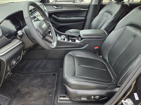 Used 2023 Jeep Grand Cherokee L Limited AWD/4WD image 17