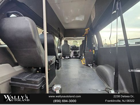 Used 2014 Ford E-250 and Econoline 250 w/ Power Group image 27