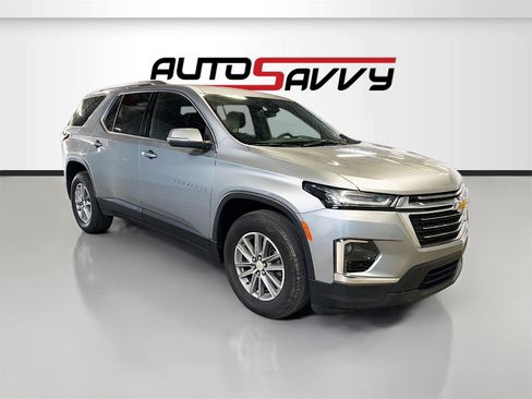 Used 2023 Chevrolet Traverse LT image 1