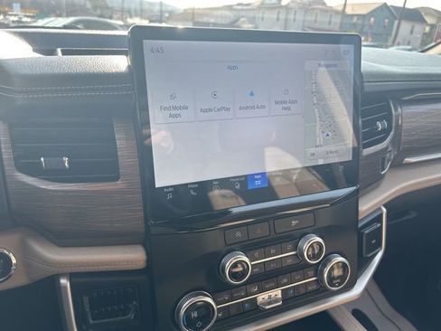 Used 2024 Ford Expedition Limited image 28