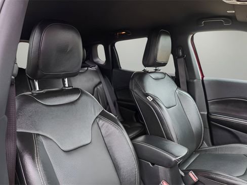 Used 2021 Jeep Compass 80th Special Edition image 18