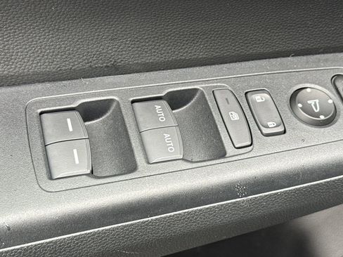 Certified 2025 Honda CR-V EX image 12