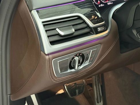 Used 2022 BMW 750i xDrive w/ Luxury Rear Seating Package image 34