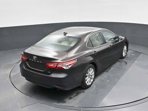 Used 2019 Toyota Camry LE image 22