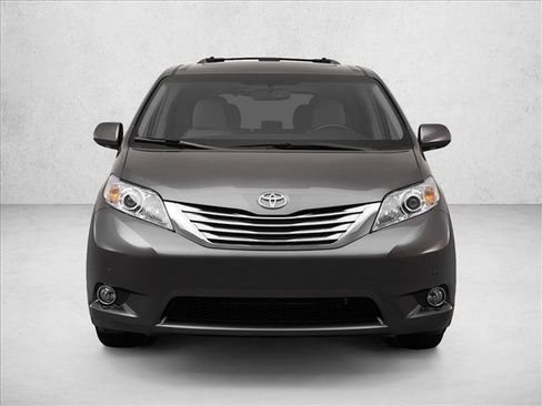Used 2012 Toyota Sienna XLE image 7