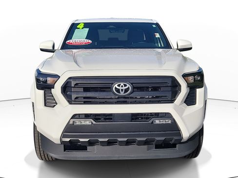 Certified 2024 Toyota Tacoma SR5 AWD/4WD image 2