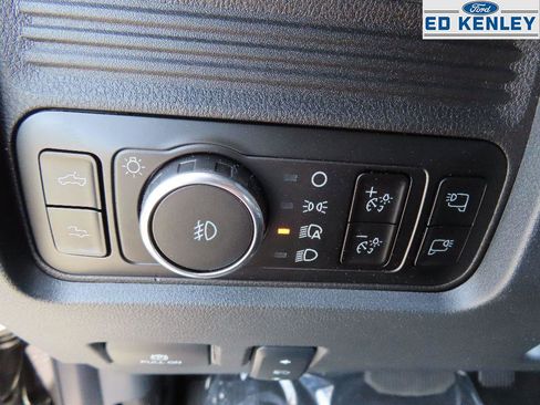 New 2025 Ford F350 Platinum w/ FX4 Off-Road Package image 26