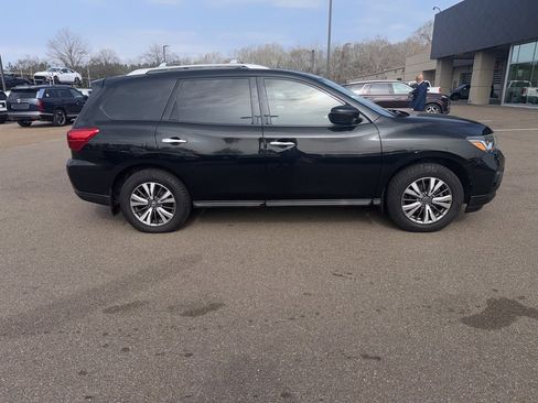 Used 2020 Nissan Pathfinder S image 5