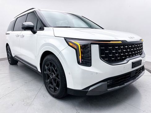 Used 2025 Kia Carnival SX Prestige image 13