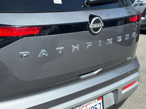 Certified 2024 Nissan Pathfinder SL w/ SL Premium Package FWD image 6
