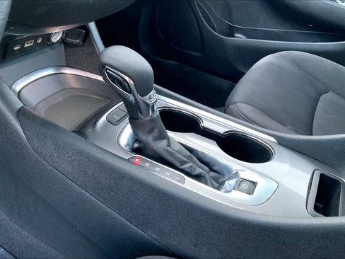 Used 2024 Chevrolet Malibu LT image 16