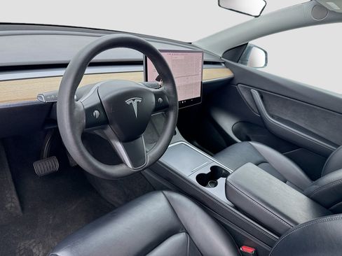 Used 2021 Tesla Model Y Long Range AWD/4WD image 7