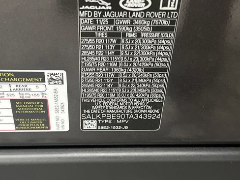 New 2026 Land Rover Range Rover Long Wheelbase SE image 31