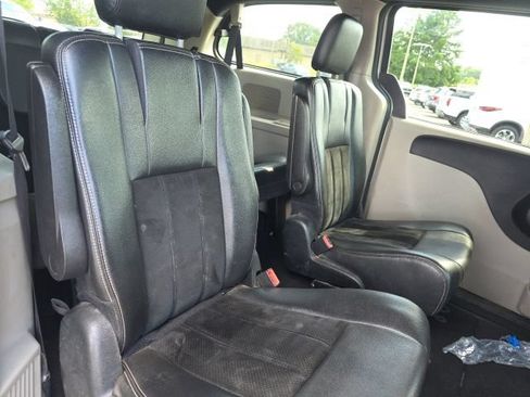 Used 2017 Dodge Grand Caravan SXT FWD image 14