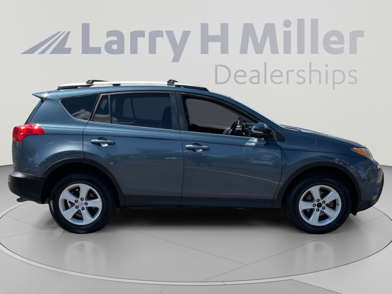 Used 2013 Toyota RAV4 XLE AWD/4WD image 6