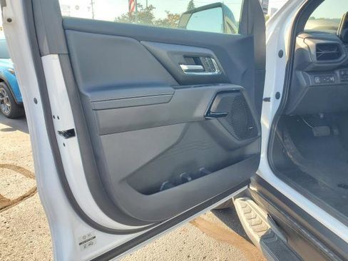 New 2025 Chevrolet Silverado EV LT image 6