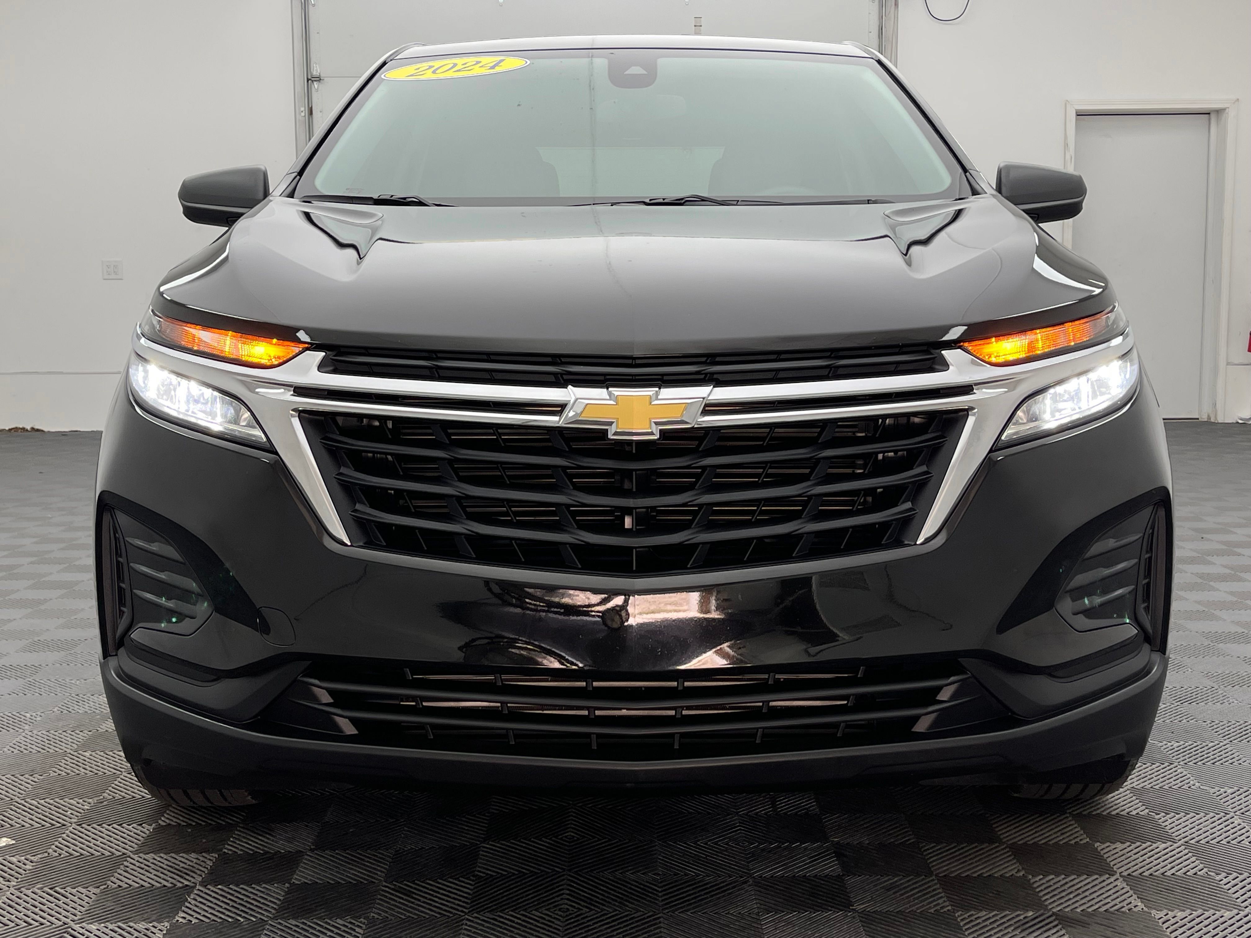 Used 2024 Chevrolet Equinox LS FWD image 10
