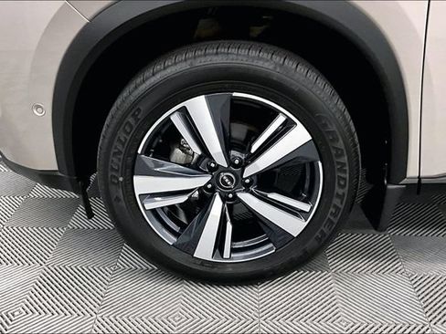 Used 2023 Nissan Rogue SL AWD/4WD image 10