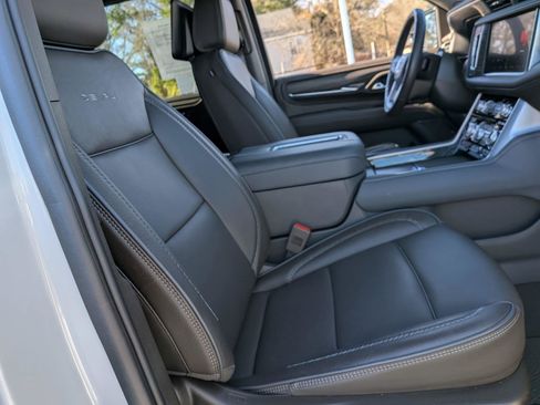 Used 2024 GMC Yukon Denali w/ Denali Reserve Package image 36