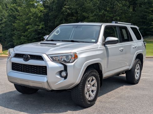 Used 2016 Toyota 4Runner Trail AWD/4WD image 5