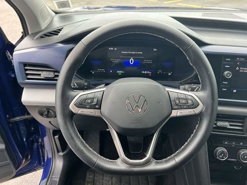 Used 2023 Volkswagen Taos SE AWD/4WD image 28