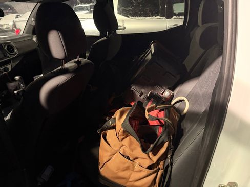 Used 2017 Toyota Tacoma TRD Sport w/ Tow Package image 6