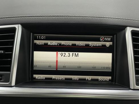 Used 2016 Mercedes-Benz GL 450 4MATIC image 25