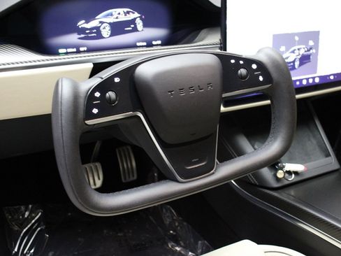 Used 2022 Tesla Model S Plaid image 31