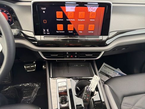 New 2026 Volkswagen Atlas Peak Edition AWD/4WD image 19
