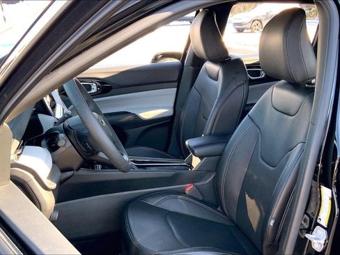 Certified 2025 Jeep Compass Limited w/ Elite Group image 8