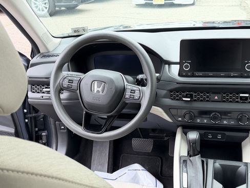 Used 2023 Honda Accord EX image 16
