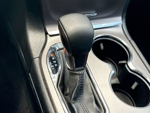 Used 2019 Jeep Grand Cherokee Laredo AWD/4WD image 24