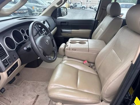 Used 2011 Toyota Tundra 4x4 Double Cab w/ Tow Pkg image 7