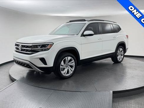 Used 2023 Volkswagen Atlas SE w/ Panoramic Sunroof Package FWD image 2