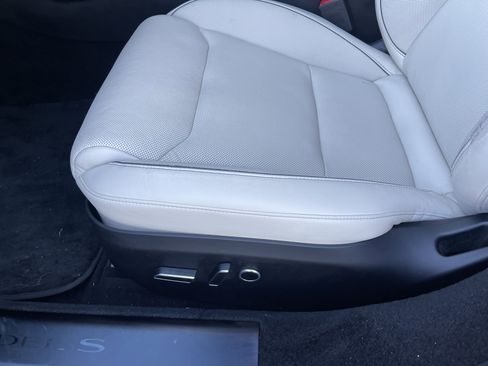 Used 2021 Tesla Model S Plaid image 16