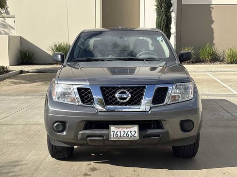 Used 2018 Nissan Frontier SV image 8