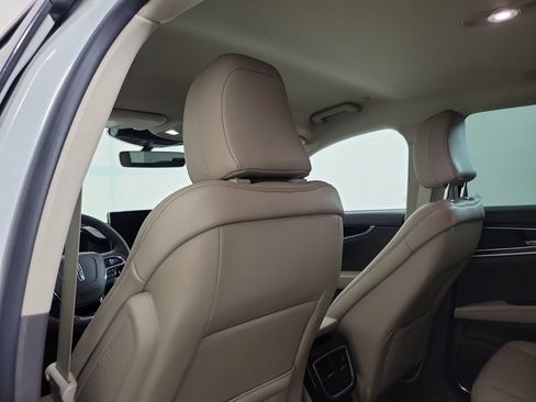 Used 2023 Lincoln Nautilus AWD image 11