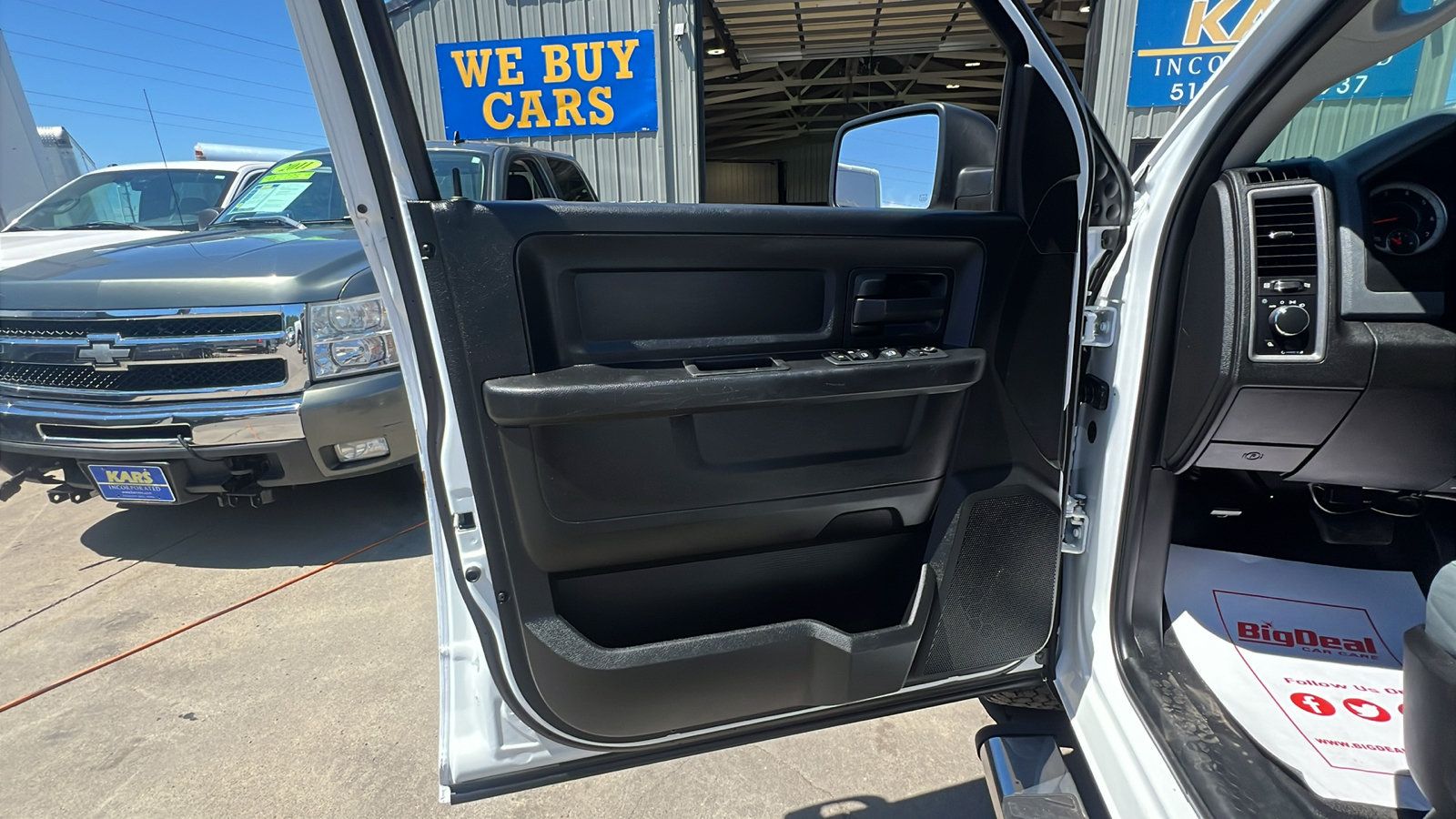 Used 2019 RAM 1500 Tradesman w/ Chrome Appearance Group AWD/4WD image 10