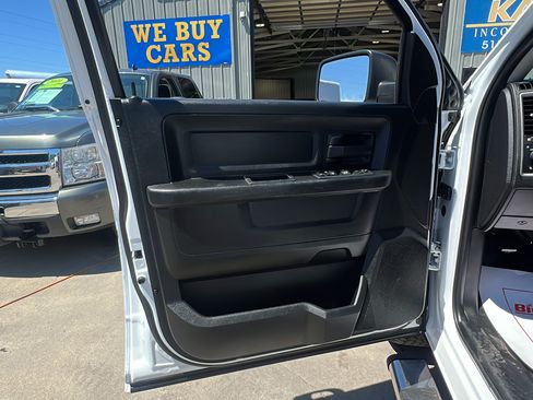 Used 2019 RAM 1500 Tradesman w/ Chrome Appearance Group AWD/4WD image 10