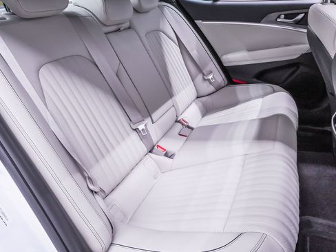 Certified 2026 Genesis G70 3.3T Sport Prestige image 12