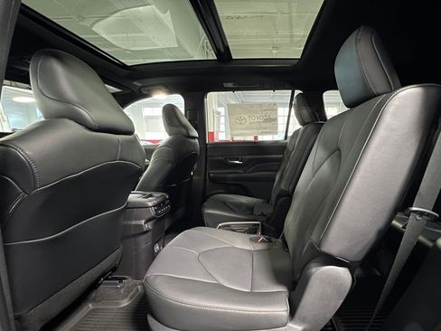 New 2026 Toyota Grand Highlander AWD Hybrid image 18