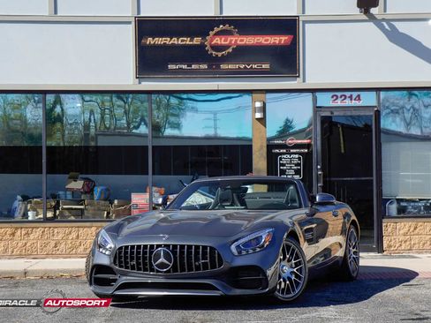 Used 2018 Mercedes-Benz AMG GT Roadster w/ Exclusive Interior Package image 1