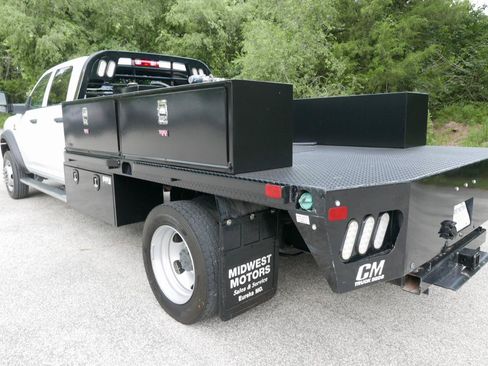Used 2024 RAM 5500 Tradesman w/ Chrome Appearance Group AWD/4WD image 9