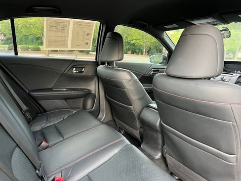 Used 2017 Honda Accord Sport Special Edition image 18