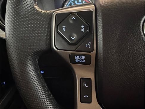 Used 2021 Toyota Tacoma SR5 AWD/4WD image 16