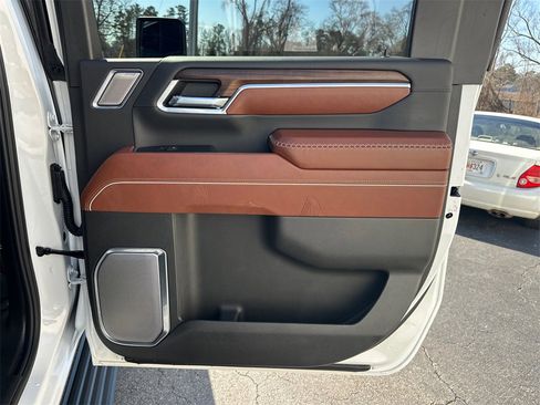 Used 2026 GMC Sierra 2500 Denali Ultimate image 17