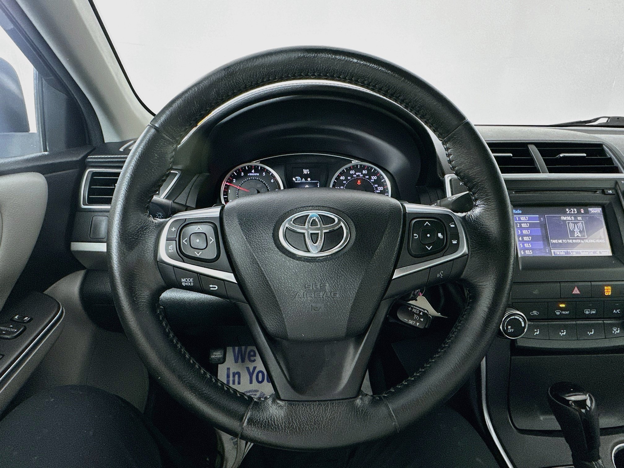 Used 2016 Toyota Camry SE FWD image 11