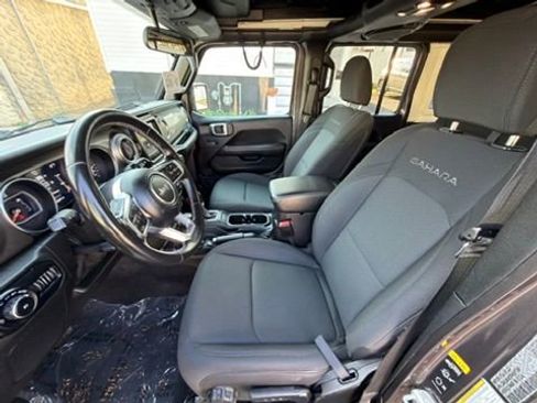 Used 2021 Jeep Wrangler Unlimited Sahara AWD/4WD image 17