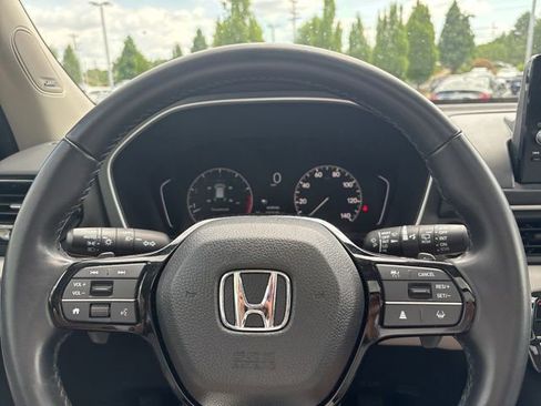 Used 2025 Honda Pilot Touring image 16